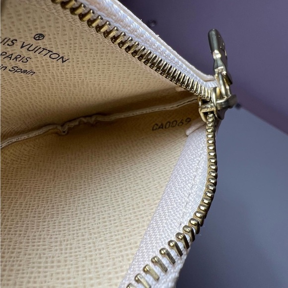 ❣️❣️❣️SOLD on FB❣️❣️❣️Damier Azur Cles ***Discontinued*** - Picture 6 of 10